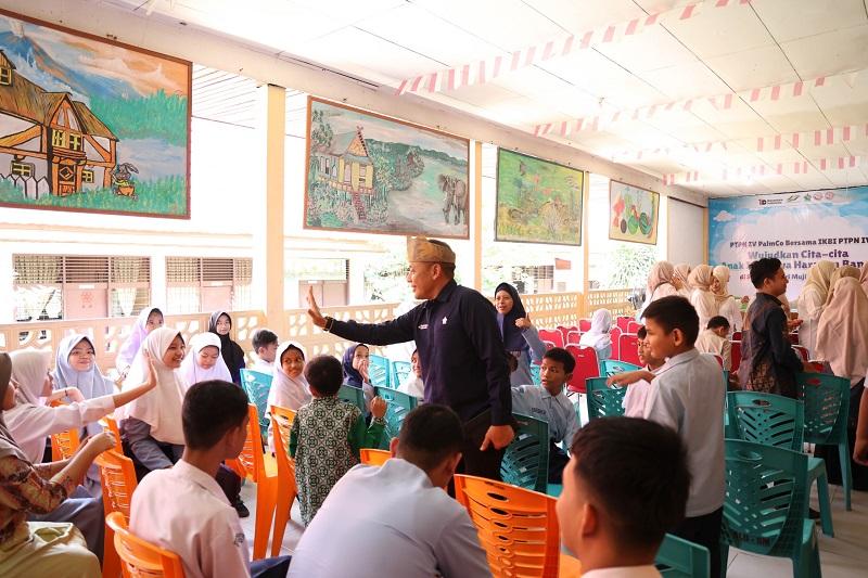 Hari Anak Nasional, PTPN IV Regional III Kucurkan Rp264 Juta Perkuat Pendidikan